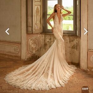 Elegant Cream Wedding Dress brand new